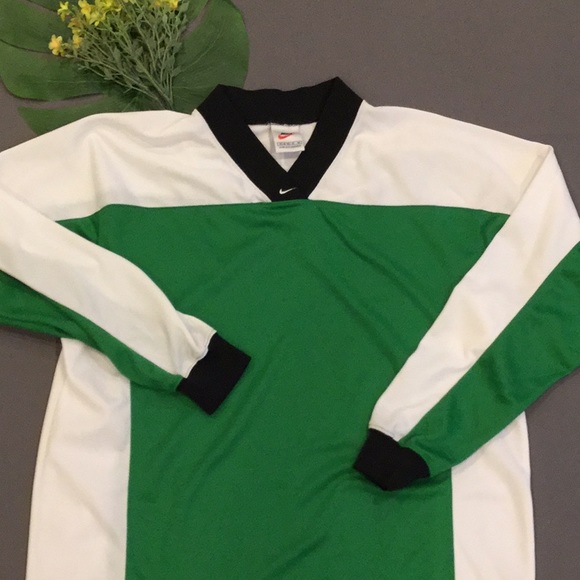 Nike Tops - Women’s Nike Long Sleeved V Neck Shirt Performance